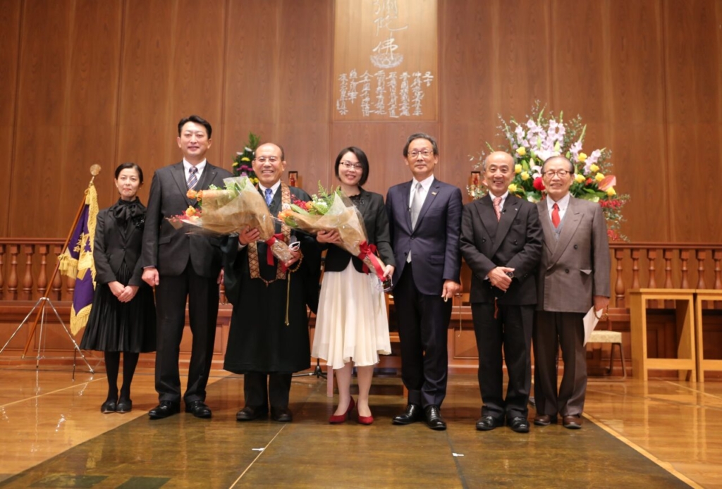 龍谷大学 校友会 龍谷大学校友会は 龍谷大学の卒業生で構成されている 同窓会組織 です